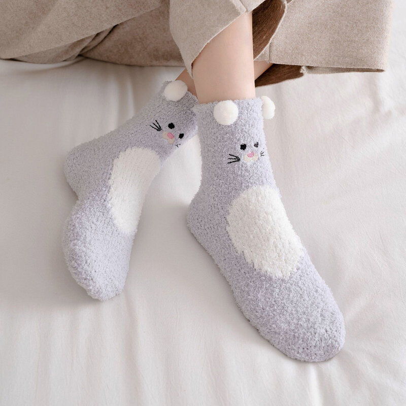Cute Cartoon Plush Tube Socks, meias de sono espessadas, meias quentes, meias de meia panturrilha, 1 par