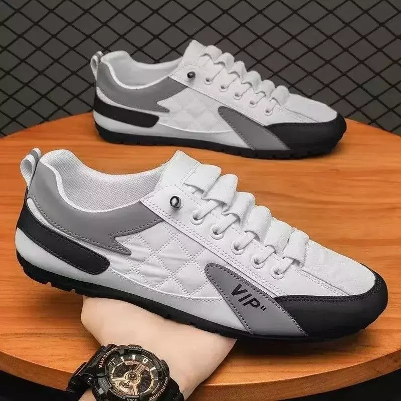 2024 nuove scarpe Casual da uomo estate sezione sottile Baotou mezze pantofole moda selvaggia a fondo piatto scarpe di fagioli uomo Sneakers uomo
