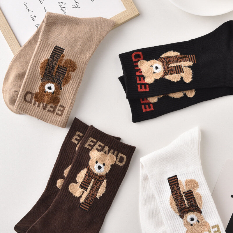 Calcetines de algodón con estampado de oso para mujer, medias cortas de tubo medio, cómodas y transpirables, Primavera, Otoño e Invierno