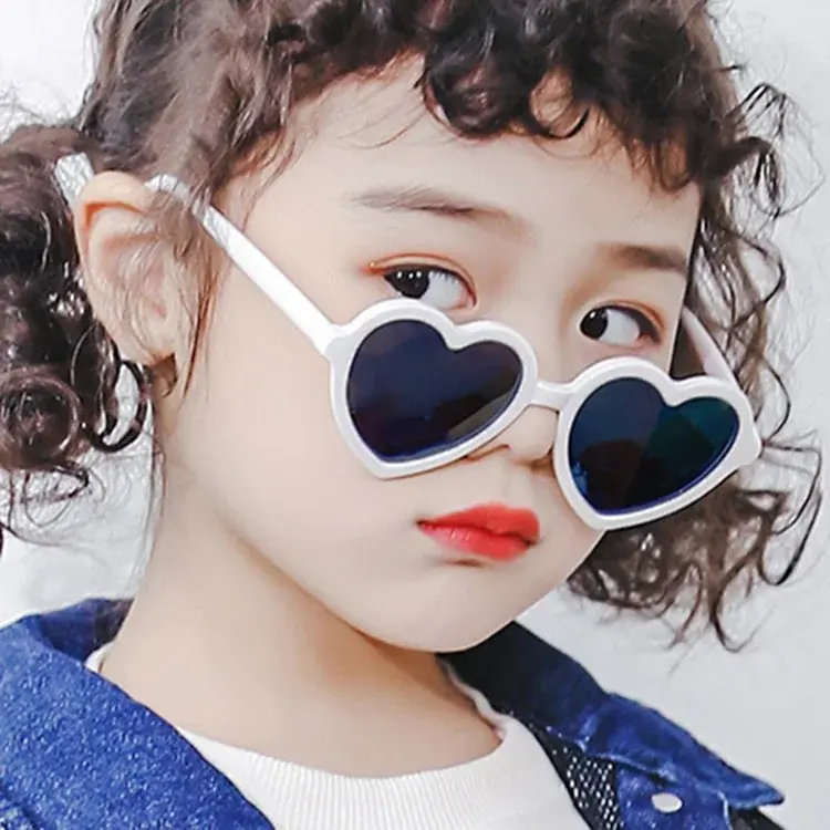 1-4 lat dzieci okulary przeciwsłoneczne w kształcie serca dzieci moda śliczne kolorowe miłość UV400 okulary przeciwsłoneczne dla dziewcząt chłopców prezent