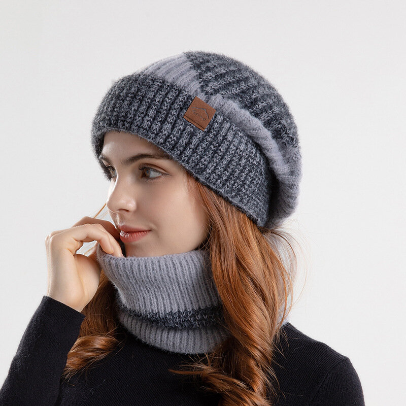 Set syal Beanie wanita, hangat 2 buah topi benang wol lapisan bulu domba warna gradien rajut leher Gaiter grosir musim dingin