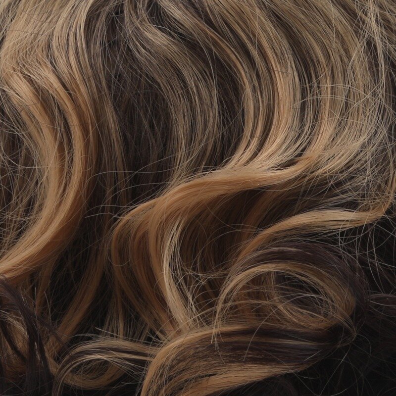 Wig sintetik potongan pendek Pixie Wig berlapis pirang campuran keriting dengan poni halus untuk rambut tahan panas pesta sehari-hari pria