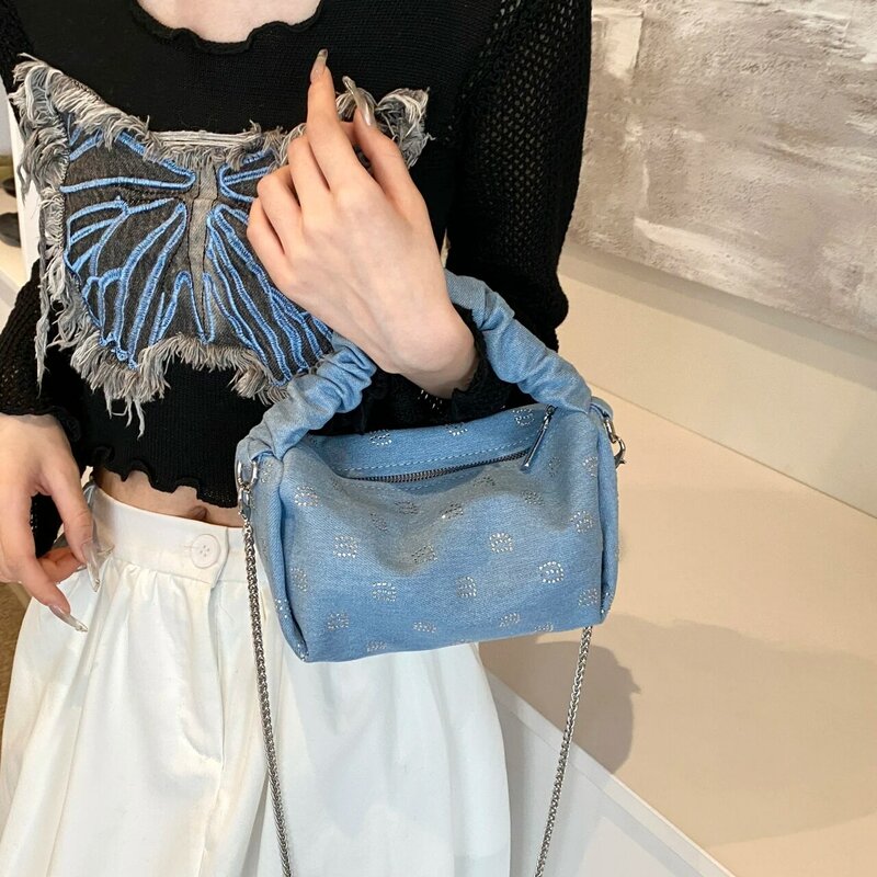 Bolso plisado con tachuelas para mujer, bolsa de hombro cruzado de tela vaquera con diamantes de imitación, a la moda, de diseñador, novedad de 2024