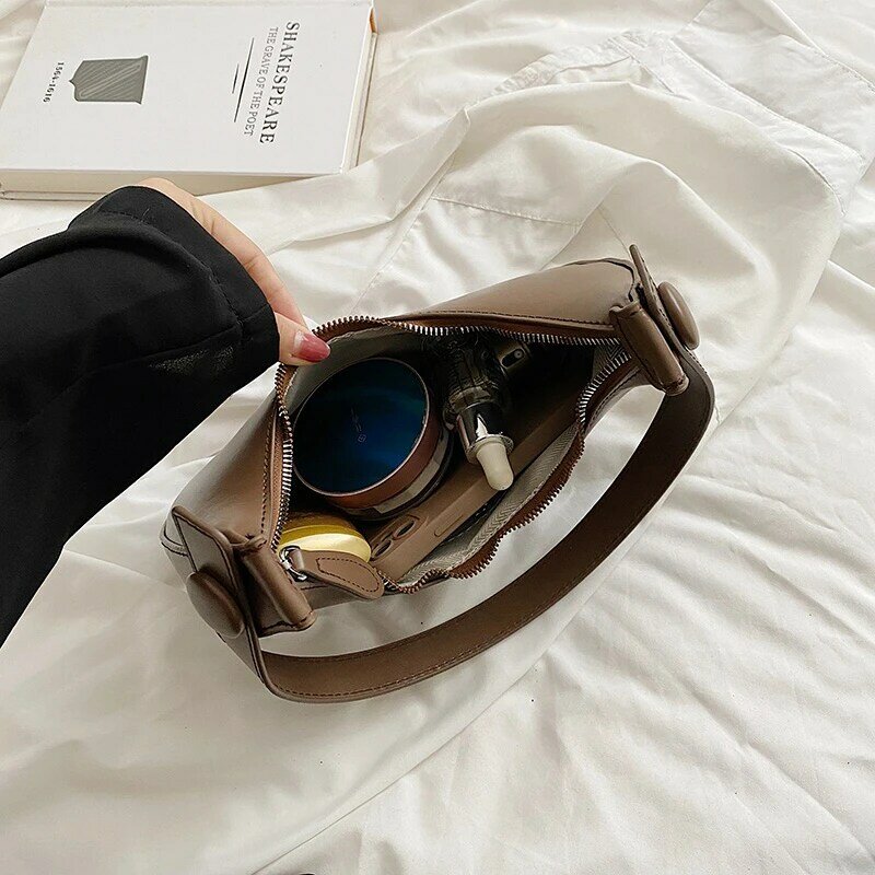 2022 modne torby pod pachy dla kobiet śliczne pół półksiężyca skórzane torebki i torebki designerska torba na ramię mała torebka