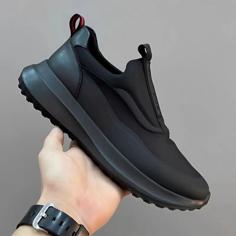 Luxury 2024 New Black Series scarpe Casual per uomo Low Top comode scarpe da corsa morbide e sportive Zapatillas deportivas