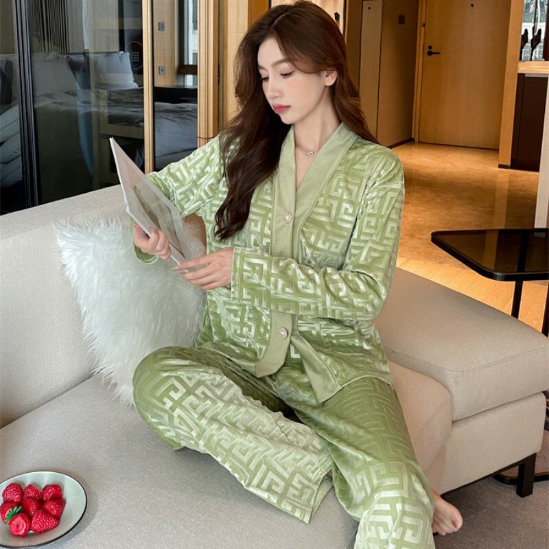 QSROCIO conjunto de pijamas femininos veludo luxo pressionado listras padrão sleepwear casual homewear v pescoço pijamas femme petite