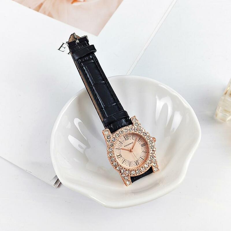 女性用時計ラインストーンスタイル腕時計、エレガントなクォーツ時計、調整可能なダイヤル、フェイクレザーストラップ、ビジネス用ハイ