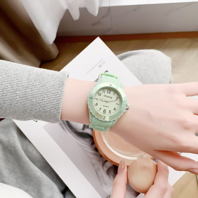 Zegarek studencki sportowy POPACC w cukierkowym kolorze dla kobiet wodoodporny zegarek z imitacją rzucania prosty kwarcowy zegarek na imprezę