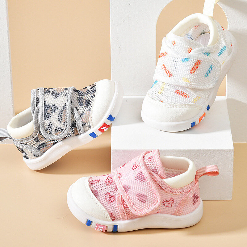 Sepatu balita musim panas untuk anak laki-laki anak perempuan 0-4t sandal bayi Fashion Hollow Air Mesh sol lembut sepatu bayi pertama berjalan uniseks