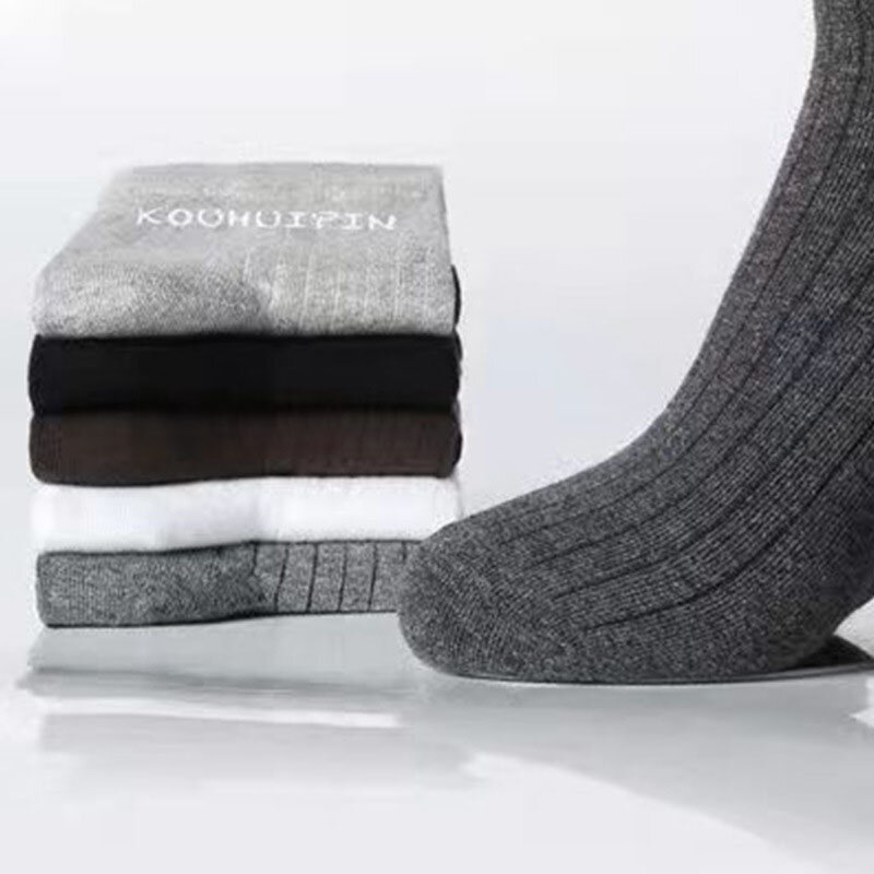 2023ฤดูใบไม้ผลินักธุรกิจผู้ชายถุงเท้าคุณภาพดีแฟชั่นสีสบายๆเหงื่อดูดซับ Breathable กลางหลอดถุงเท้า