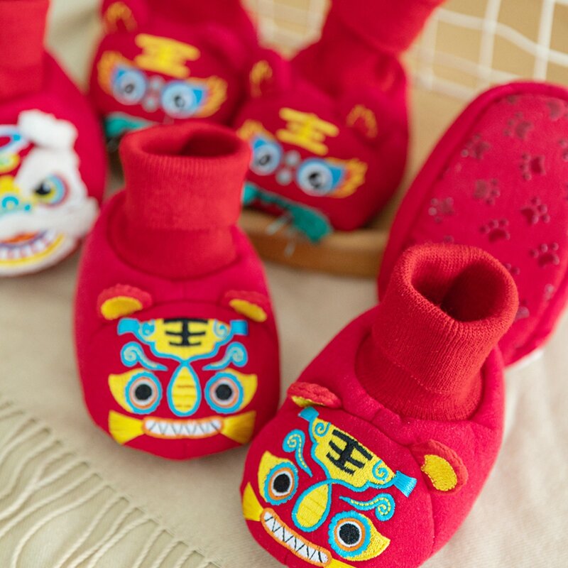 Roupa tradicional chinesa para bebê, sapatos e meias de criança, cabeça de tigre vermelha, pelúcia, meninos e meninas, ano novo, inverno