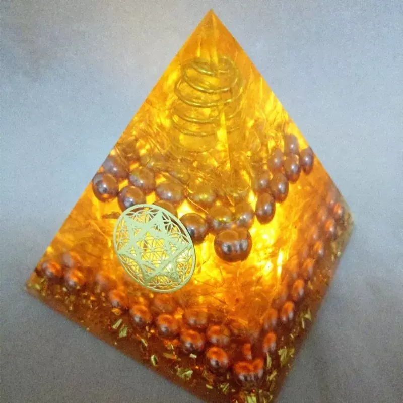 Pirâmide de energia aura cristal orgonita, pirâmide de energia aura cristal entre a riqueza e traz boa sorte em resina, joias artesanais decorativas