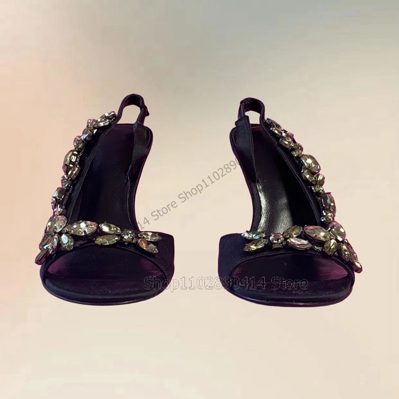 Sandálias Open Toe Hollow Cut Heel para mulheres, decoração de cristal, sapatos de cinta de tornozelo, salto alto fino, preto, novo, 2023
