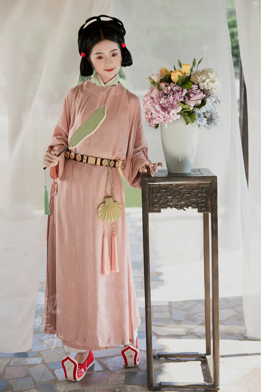 "Yan Bin yarn" Song Hanfu narrow sleeve dark jacquard cotton clear round neck robe Pingle (spot)