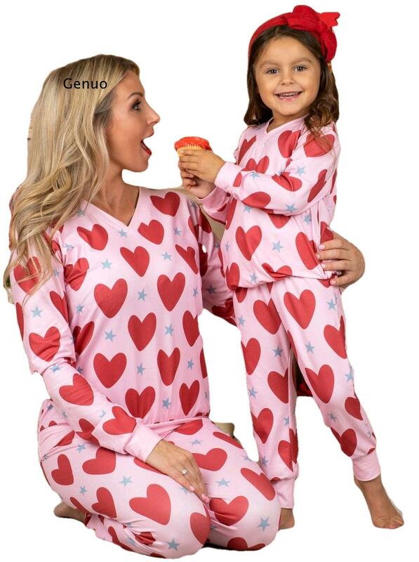 Vestido de belleza europeo y americano para padres e hijos, pijama informal con estampado de amor para el Día de San Valentín, Otoño, 2022