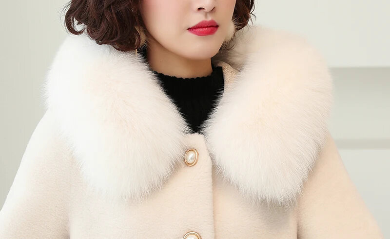 Mantel bulu domba bertudung untuk wanita, pakaian luar jaket komposit kerah rubah wanita bulu wol ramping baru musim dingin 2024