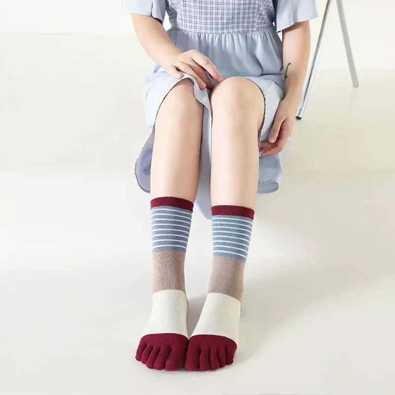 1 para kobiet bawełniana skarpety z pięcioma palcami kolorowe paski rozcięty palec u nogi skarpety sportowe skarpeta z wysokim noskiem w stylu kawaii Harajuku