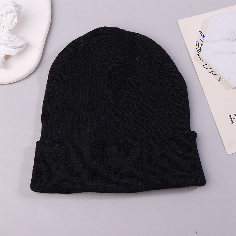 Pullover nero lana lavorata a maglia di lana Hip Hop Beanie Snow Hat Topi Benie Berhuruf