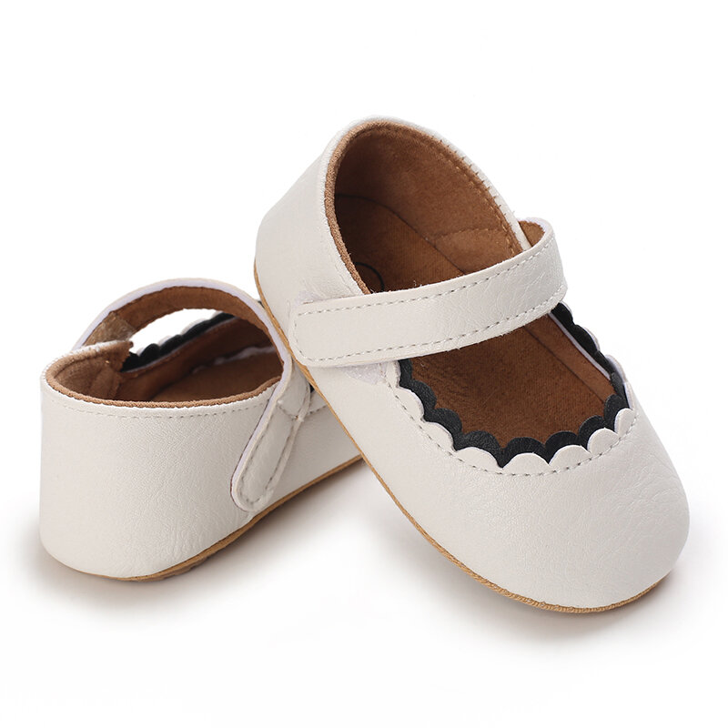 Zapatos antideslizantes para bebé recién nacido, zapatos de princesa con bordes florales, suaves, de cuero PU, para primeros pasos