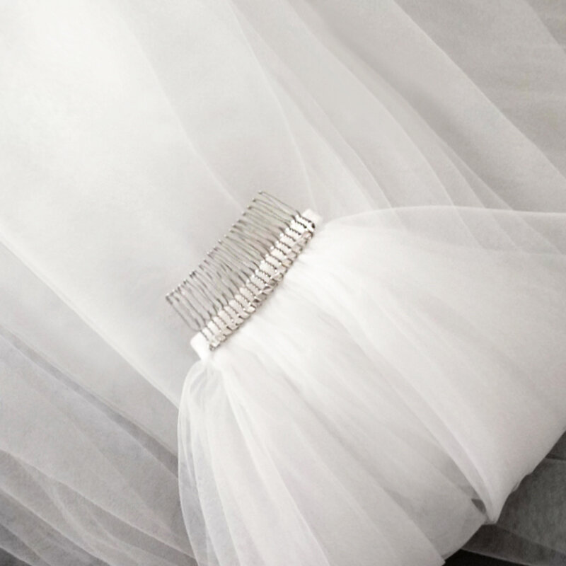 Kerudung Pernikahan Pengantin Pendek Elegan Dua Lapis 75Cm 2T dengan Logam Combe Putih untuk Pesta 2021 Kedatangan Baru