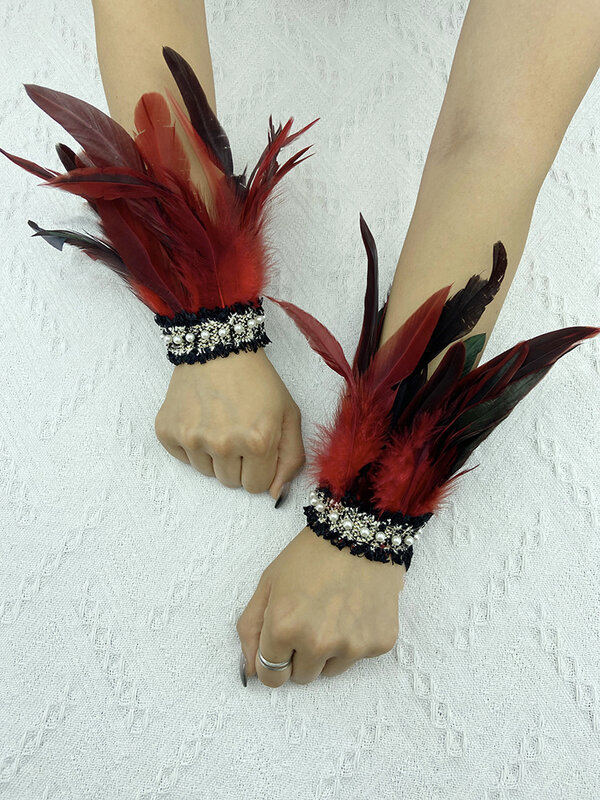 ขนนกธรรมชาติข้อมือ Elegant Fur แขนอุปกรณ์เสริม Gothic ฮาโลวีน Cosplay Feather ถุงมือ Pearl แขน2Pcs