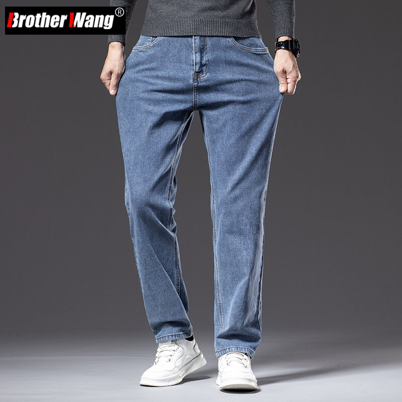 Plus rozmiar 40 42 44 jesień męskie niebieskie proste luźne jeansy Business Casual Cotton Stretch spodnie dżinsowe męskie marki