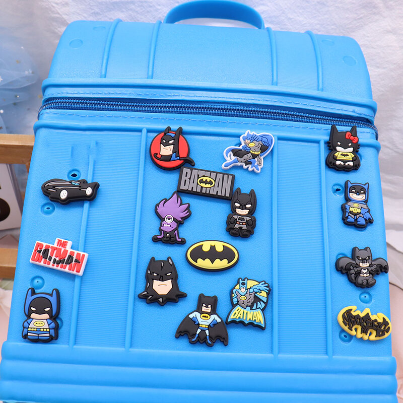 1-15 buah sandal sepatu PVC mobil Super Hero Batman hiasan gantung sepatu aksesori pesta anak laki-laki keren DIY