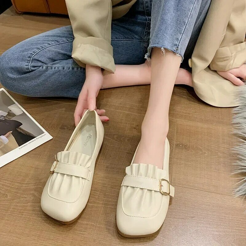 Wiosna Nowe damskie płaskie buty z kwadratowymi noskami Moda Shallow Light Slip on Casual Shoes for Women Outdoor Office Ladies Ballet Flats
