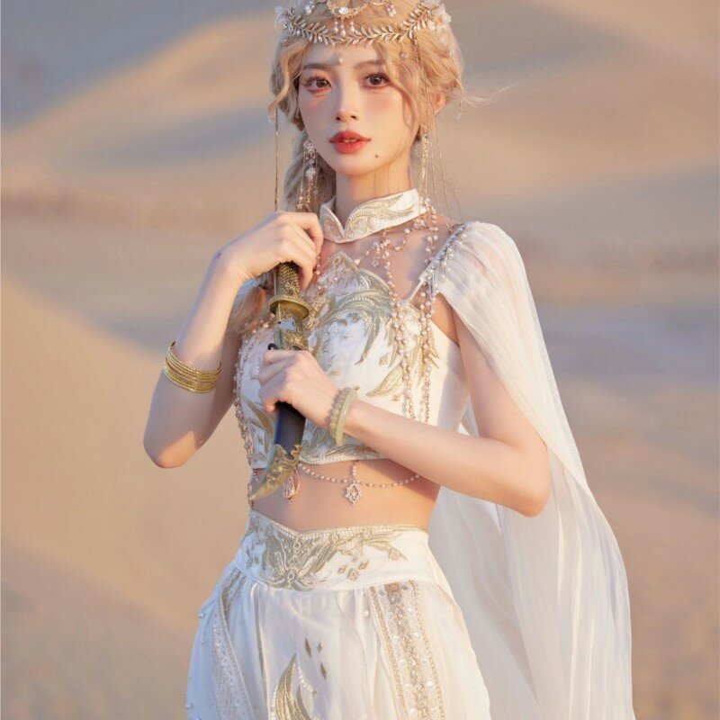 Nuovo stile cinese Hanfu abbigliamento esotico deserto occidentale nazionale etnico Xinjiang fotografia
