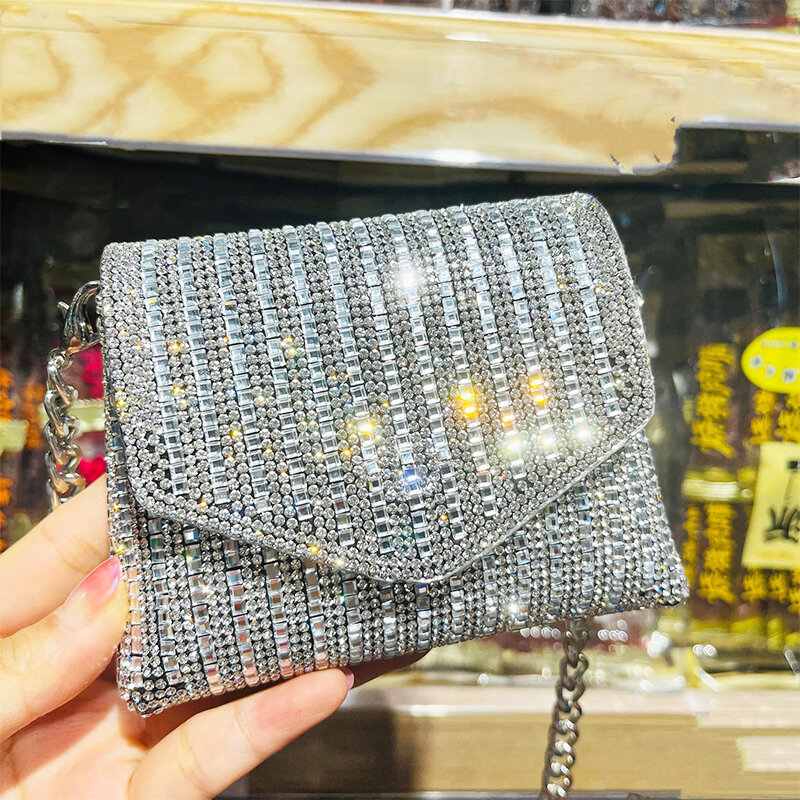 Женская сумка-конверт через плечо с цепочкой, Маленькая вечерняя сумка-мессенджер с кристаллами