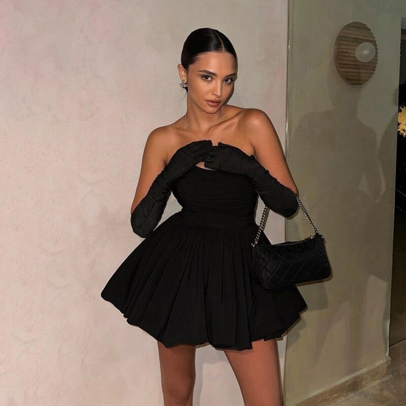 2024 nowa seksowna sukienka na przyjęcie urodzinowe nocna słodka zakrętka tubki krótka spódniczka w stylu Hepburn plisowana czarna spódnica damska sukienka