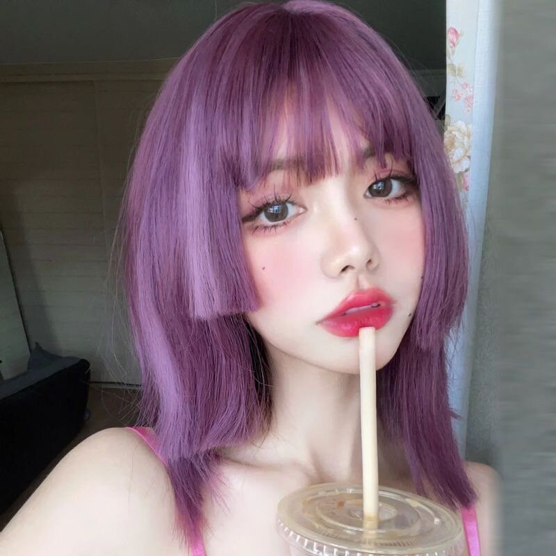 Kurze gerade Perücken mit Pony geschichtet lila natürlichen synthetischen japanischen Ji Haar für Frauen täglich Lolita Cosplay Haar Perücke