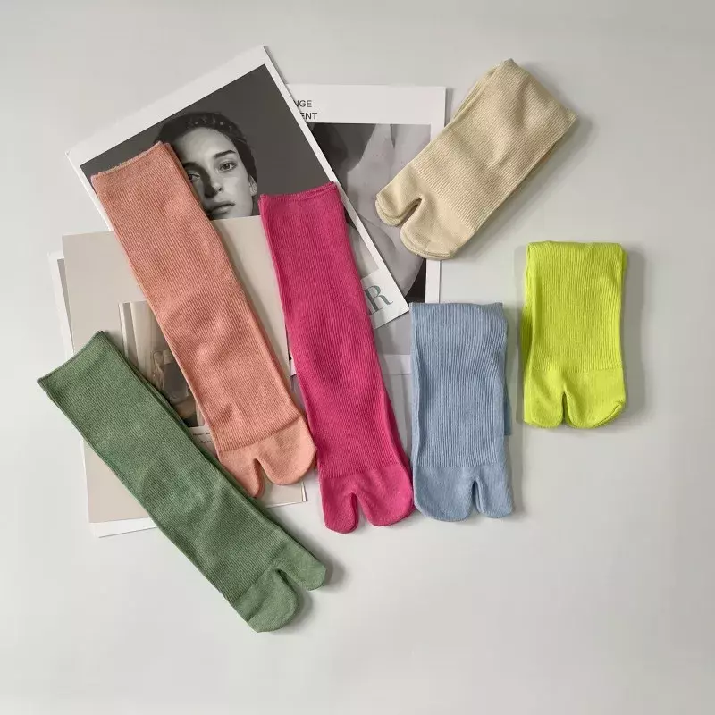 Calcetines de algodón peinado con punta dividida para mujer, medias japonesas Harajuku de alta calidad, de punto Tabi, Color caramelo, cómodos de dos dedos