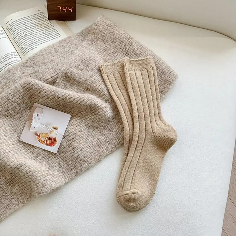 Wollen Sokken Zachte Sokken Gezellig Vintage Japanse Stijl Dames Wintersokken Dik Gebreid Zacht Warm Met Hoge Elasticiteit Anti-Slip
