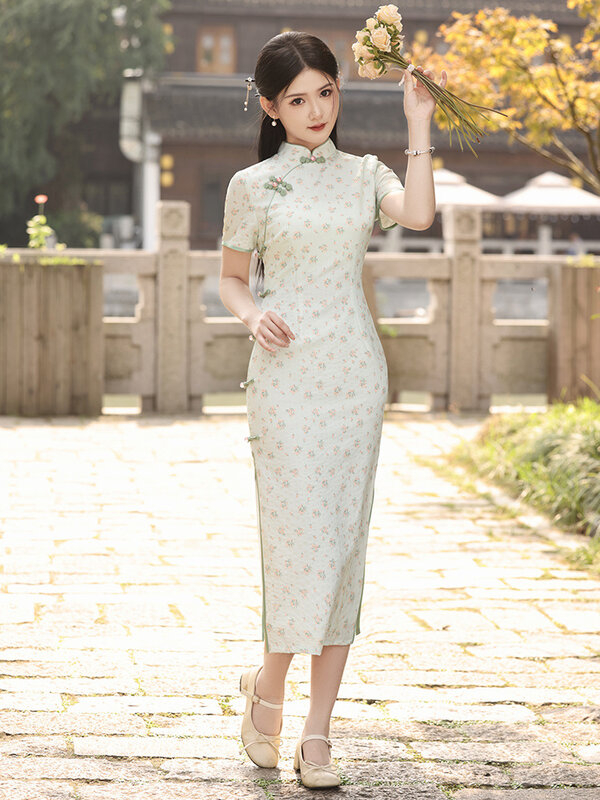 2024 gaun Cheongsam hijau wanita, kostum pesta pernikahan panjang tradisional Tiongkok Qipao kelas atas ukuran besar