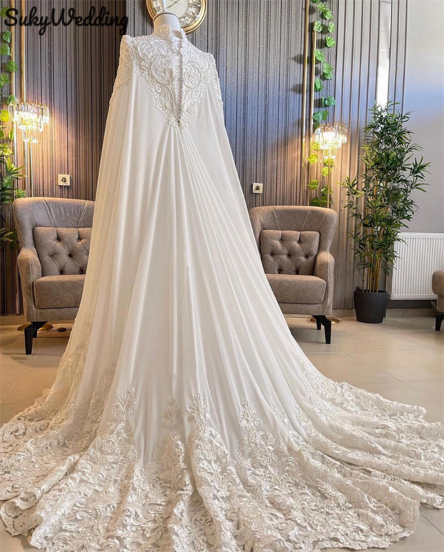 Szyfonowa muzułmańskie suknie ślubne z koronkowymi aplikacjami na szyję arabskiego dubaju długie rękawy suknie ślubne szata De Mariage