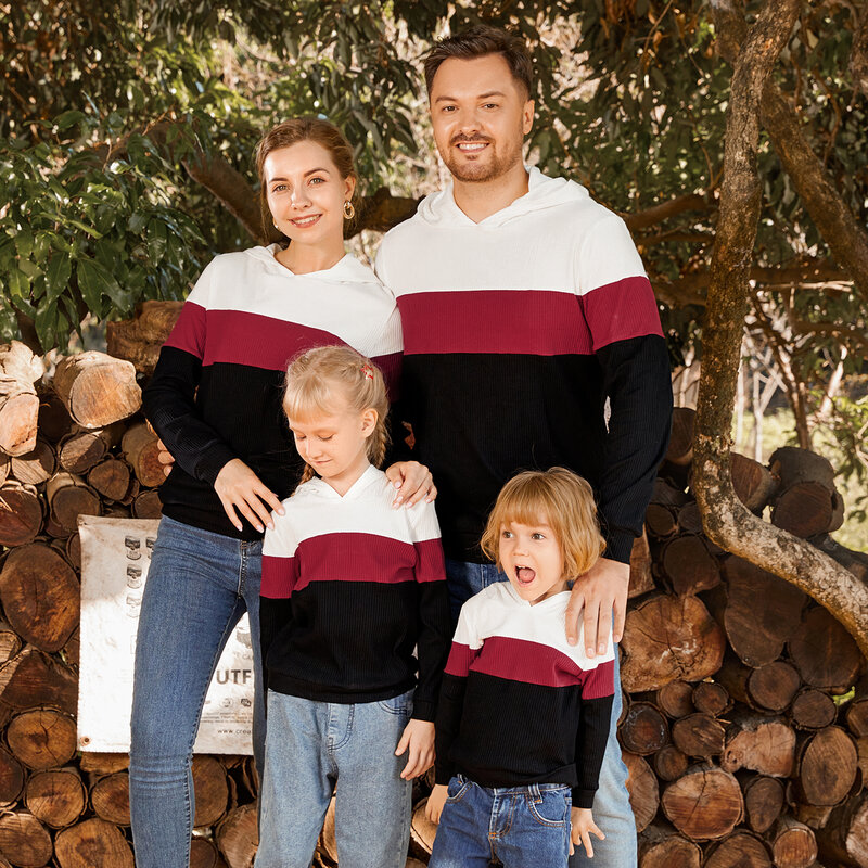 PatPat jednakowe stroje rodzinne bawełniane ściągacze z dzianiny Colorblock z długim rękawem bluzy i swetry