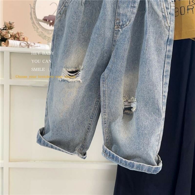 Set di vestiti per neonati e ragazze estate nuova maglietta a tracolla in stile occidentale per bambini coreani con Jeans perforati Set da 2 pezzi