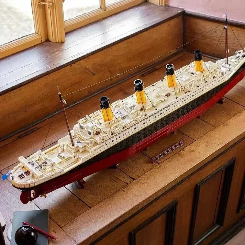 Grande Titanic Cruise Boat Navio blocos de construção para crianças, brinquedos DIY, presentes do amor, compatível com 10294, Em estoque, 99023