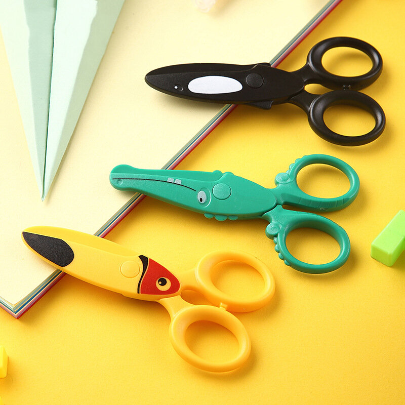 1 pz Cartoon Plastic Knife Cutter forbici di sicurezza forbici per animali carini per bambini carta fai da te lavoro manuale arte forniture scolastiche per ufficio