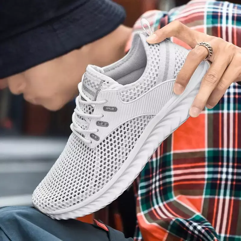 Scarpe da uomo 2024 estate nuova Sneaker traspirante scarpe da uomo Tenis scarpe da corsa leggere Skateboard