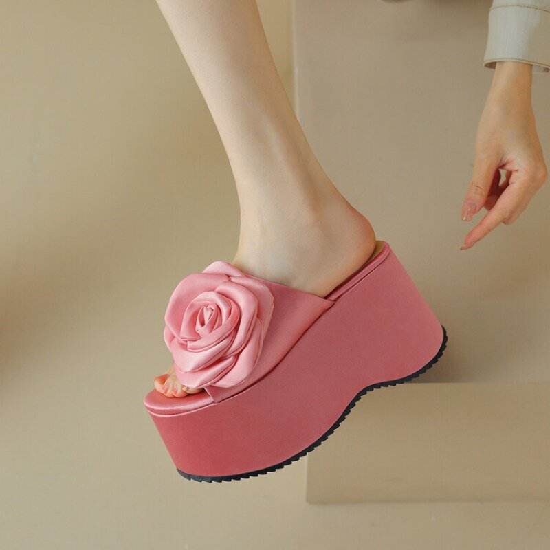 2024 Satin 3D Flower Slope Heel Sandals 8cm/10cm Beach Party Round Toe Peep Toe Sandals Summer Vacation Outdoor Slippers 34-39