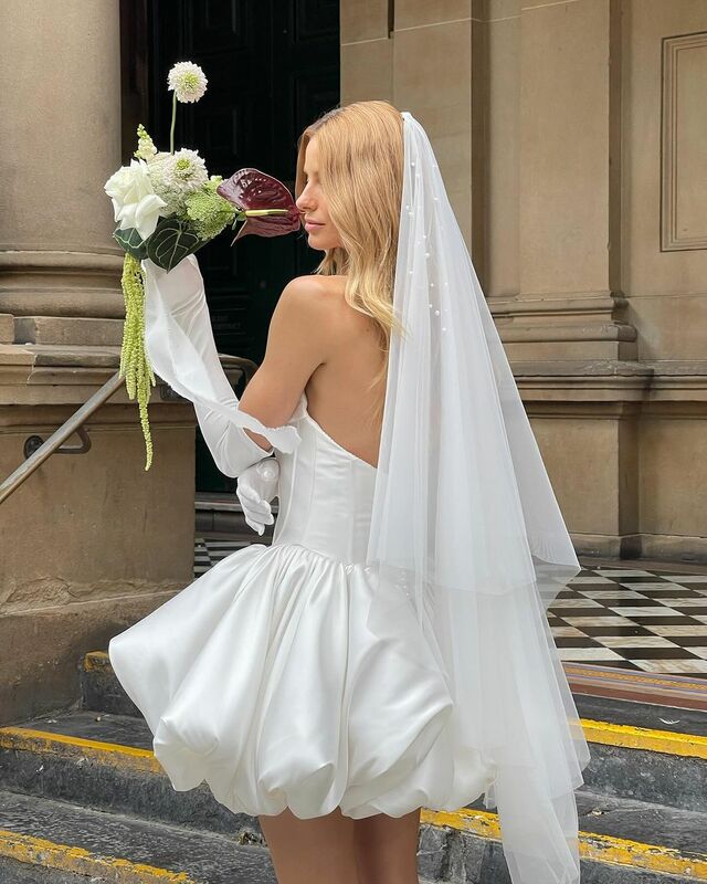 Luksusowa sukienka ślubna bez ramiączek Mini suknia ślubna w stylu A-line, udrapowana formalna suknia ślubna na zamówienie