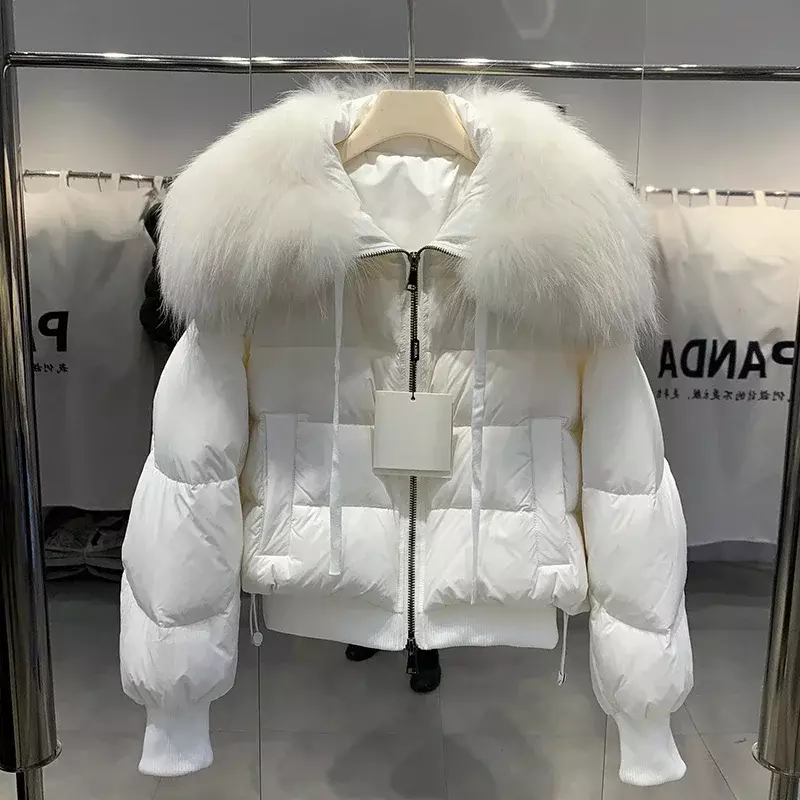 Куртка-пуховик Lagabogy Женская, теплая, короткая, свободная, 2023 пуха белой утки, с натуральным мехом енота, зима 90%