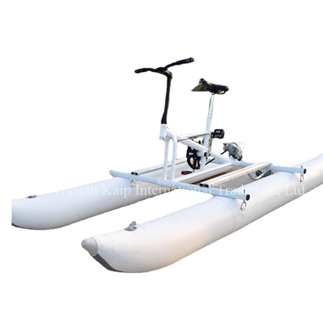 Leichtes aufblasbares schwimmendes Wasser fahrrad mit Aluminium rahmen PVC-Material Human Power Wasser fahrrad zu verkaufen