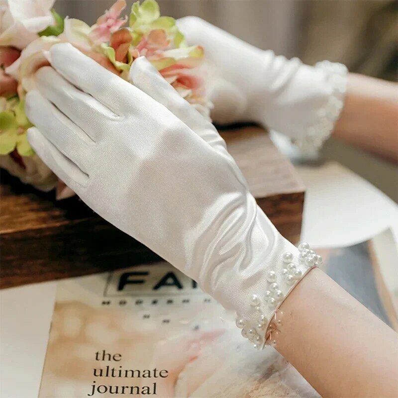 Elegant Beaded Lace Satin Short Bridal Gloves 2023 Fingerless Wedding Gloves White Ivory Wedding Accessories Veu De Noiva