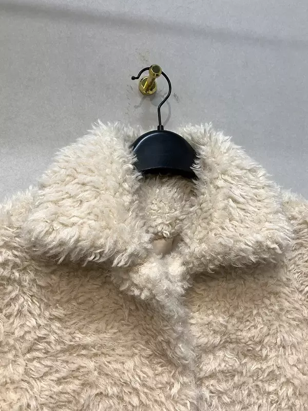 Женская теплая флисовая куртка с карманами, бежевая пушистая куртка из овечьей шерсти, плотное теплое пальто для осени и зимы 2022