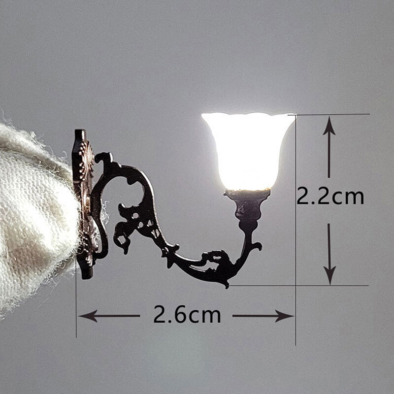 โคมไฟติดผนังตกแต่งบ้านตุ๊กตา1/12 2ชิ้นโคมไฟระย้าในสวนในลานและโต๊ะทรายไฟ LED