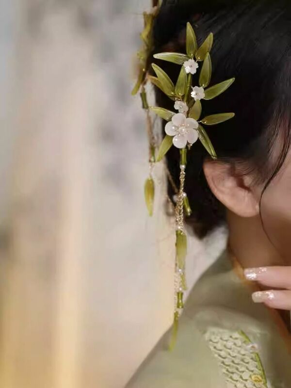 Pince à cheveux en bambou Hanfu pour femmes, accessoire latéral avec pompon, style chinois