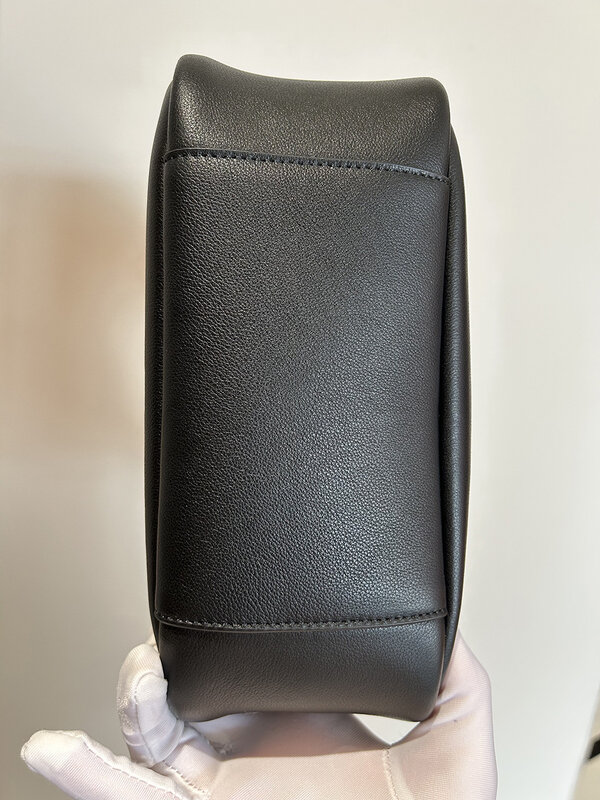 Hobo-Women's Softアンダーアームウォーターバケットキー付きバッグ、本物の新しい、2024
